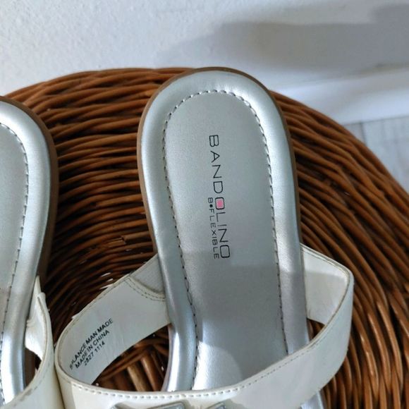Bandolino b - flex  silver and white with bling jewelry slip on sandals - Picture 4 of 6
